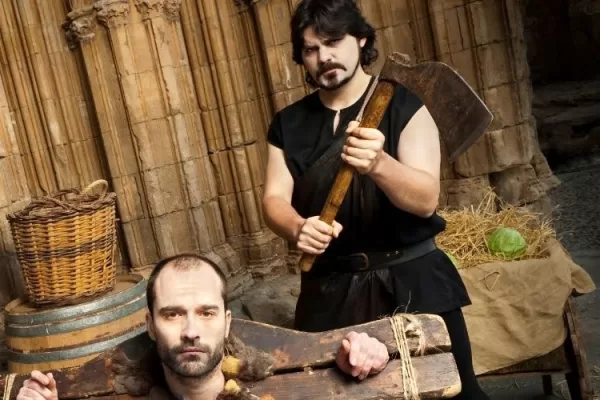 RUYADA   BOYNU  VURULMAK GÖRMEK