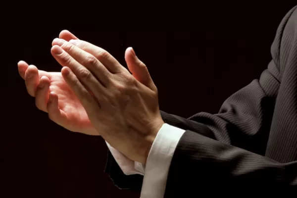 RUYADA EL ÇIRPMAK GÖRMEK