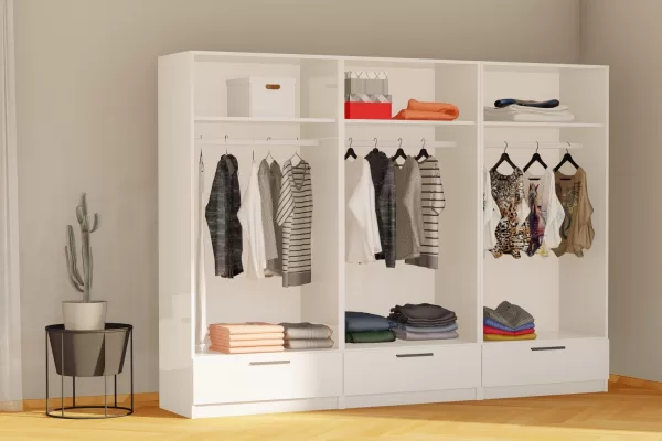 RUYADA ELBİSE  DOLABI GÖRMEK