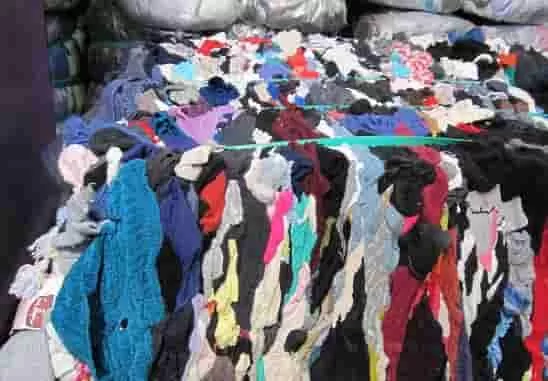 RUYADA ELBİSE PARÇALARI GÖRMEK