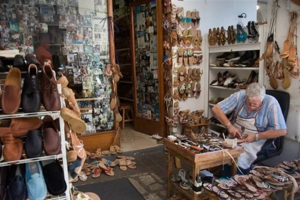 RUYADA ESNAF GÖRMEK