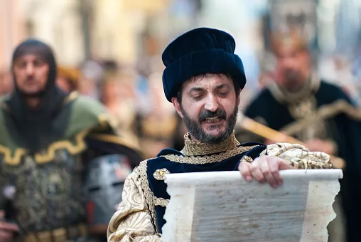 RUYADA FERMAN GÖRMEK