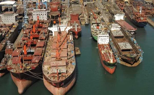 RUYADA GEMİ YAPAN GÖRMEK