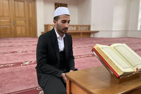 RUYADA HAFIZ GÖRMEK