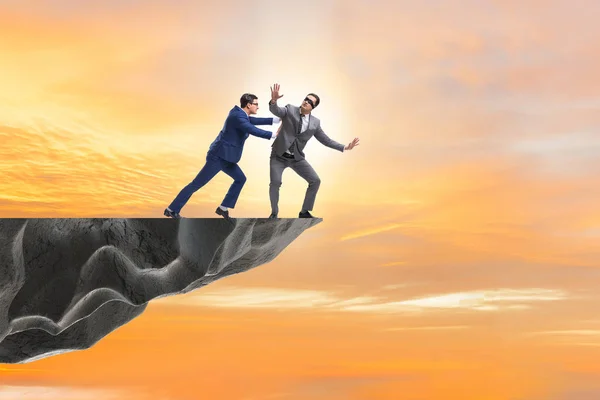 RUYADA HAİNLİK GÖRMEK