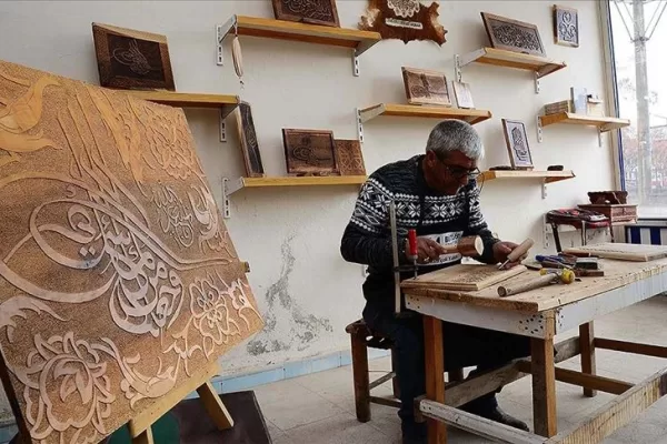 RUYADA HAKKAK (Kıymetli madenleri oyan kimse) GÖRMEK