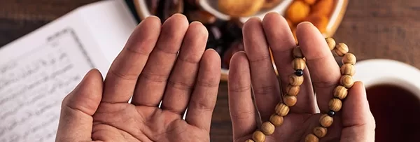 RUYADA HAMD  ETMEK GÖRMEK