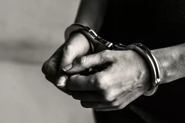 RUYADA HÜKÜM  GİYMEK GÖRMEK