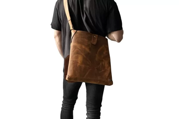 RUYADA HURÇ  (Meşinden  veya  kilimden  büyük  heybe) GÖRMEK