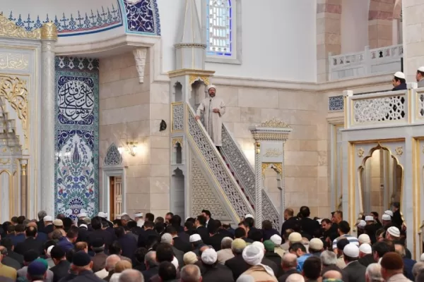 RUYADA HUTBE GÖRMEK