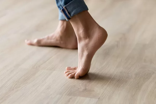 RUYADA   İNSAN  AYAĞI GÖRMEK