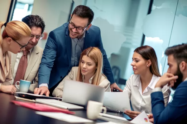 RUYADA   İŞ GÖRMEK