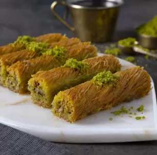 RUYADA   KADAYIF GÖRMEK