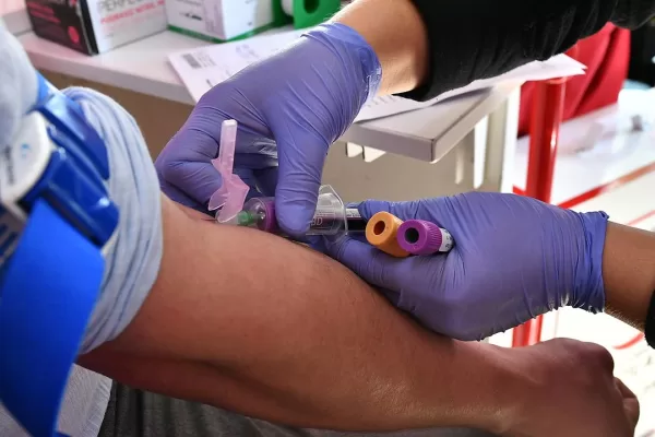 RUYADA   KAN  ALICI GÖRMEK