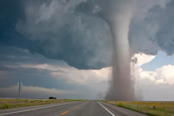 RUYADA  KASIRGA GÖRMEK