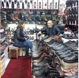 RUYADA  KAVAF (Kadın ayakkabısı diken kimse) GÖRMEK