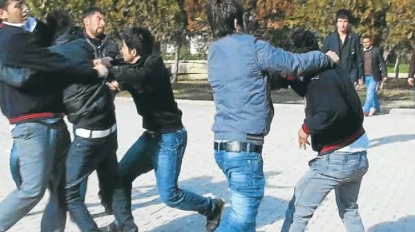 RUYADA   KAVGA GÖRMEK