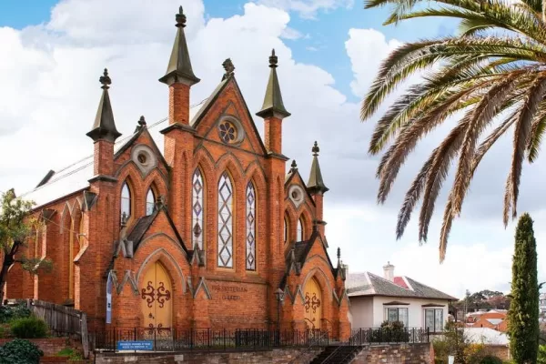 RUYADA  KİLİSE GÖRMEK