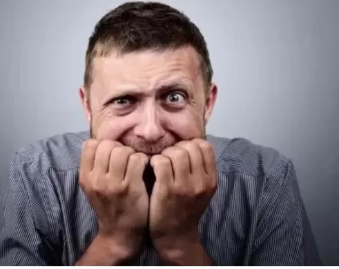 RUYADA   KORKAKLIK GÖRMEK