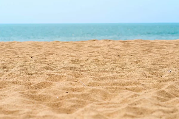 RUYADA   KUM GÖRMEK