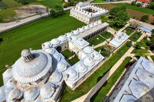 RUYADA   MEDRESE GÖRMEK