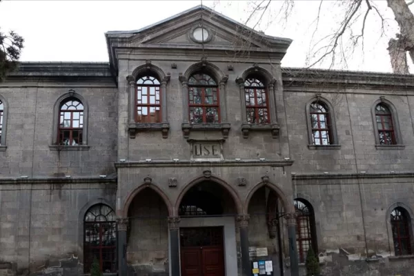 RUYADA  MEKTEP GÖRMEK