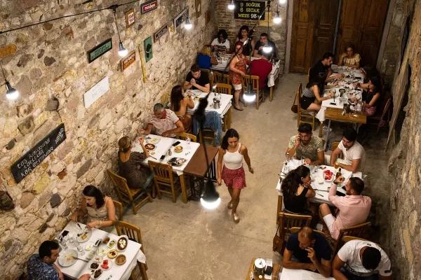 RUYADA   MEYHANE GÖRMEK