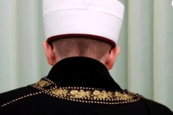 RUYADA   MÜFTÜ GÖRMEK