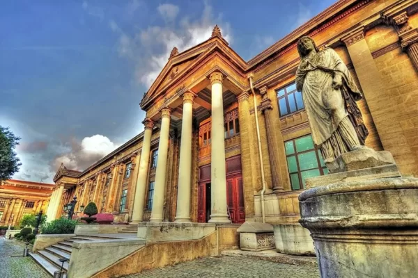 RUYADA   MÜZE GÖRMEK