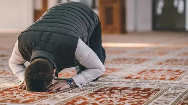 RUYADA  SECDE-İ TİLAVET GÖRMEK