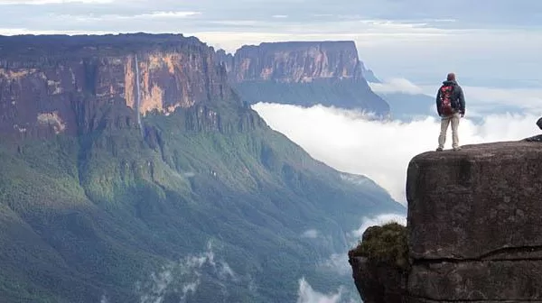 RUYADA  SEYYAH GÖRMEK