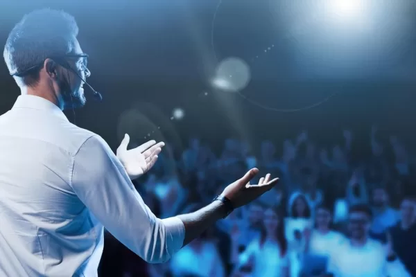 RUYADA  SÖZCÜ GÖRMEK