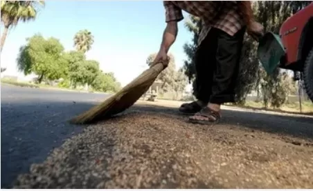 RUYADA SÜPRÜNTÜ  VE  ÇÖP GÖRMEK