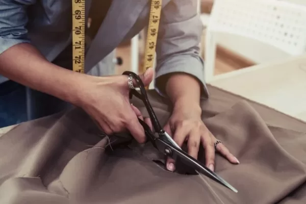 RUYADA  TERZİ GÖRMEK