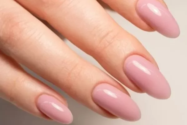 RUYADA   TIRNAK GÖRMEK