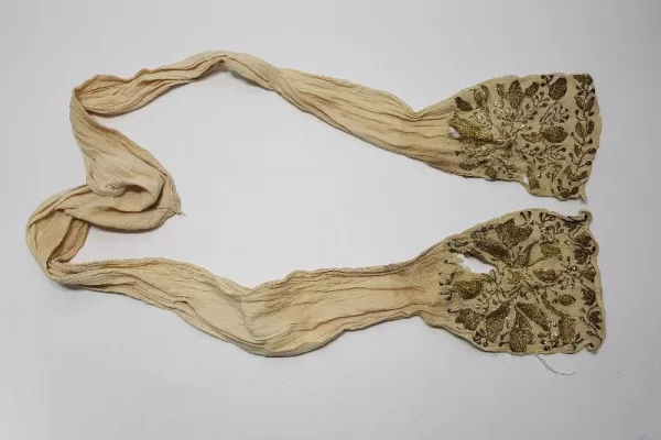 RUYADA   UÇKUR GÖRMEK