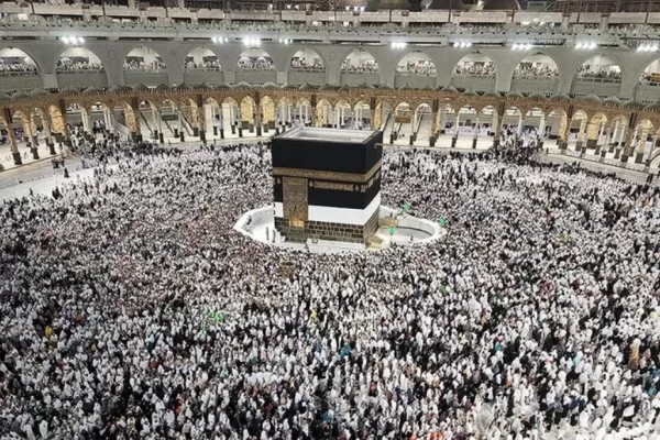 RUYADA   UMRE GÖRMEK