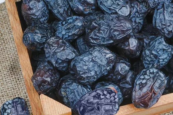 RÜYADA ACVE (Medine’de yetişen bir hurma cinsi) GÖRMEK