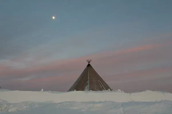 RUYADA BÜYÜK ÇADIR GÖRMEK