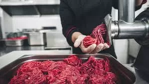 RUYADA ÇEKİLİ ET GÖRMEK