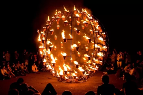 RÜYADA ATEŞE  TAPMAK GÖRMEK