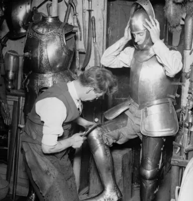 RUYADA   ZIRH  USTASI GÖRMEK