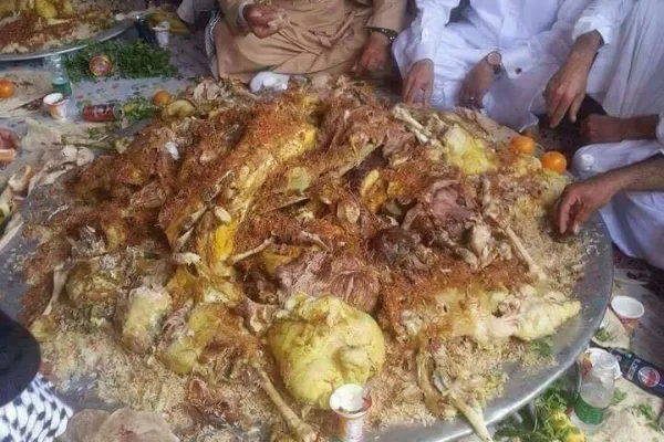 RUYADA  ZİYAFET GÖRMEK